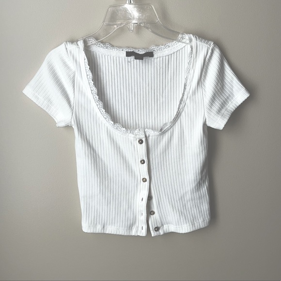 Forever 21 White buttoned up t-shirt Size S - Picture 1 of 4